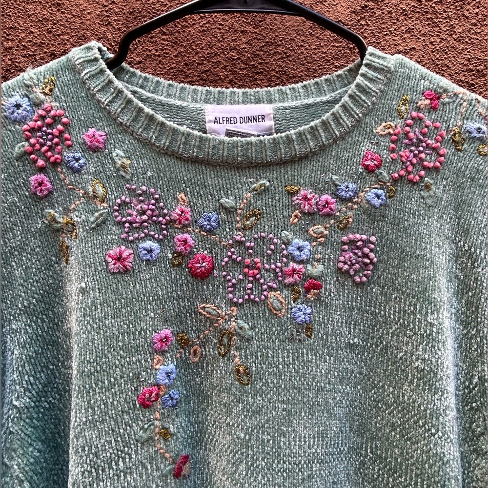 VINTAGE Mint Green Floral Embroidered Sweater